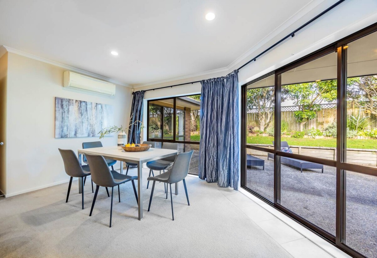 Urgent Sale, Make an Offer, 2 Stonedge Lane, Rosedale, Auckland