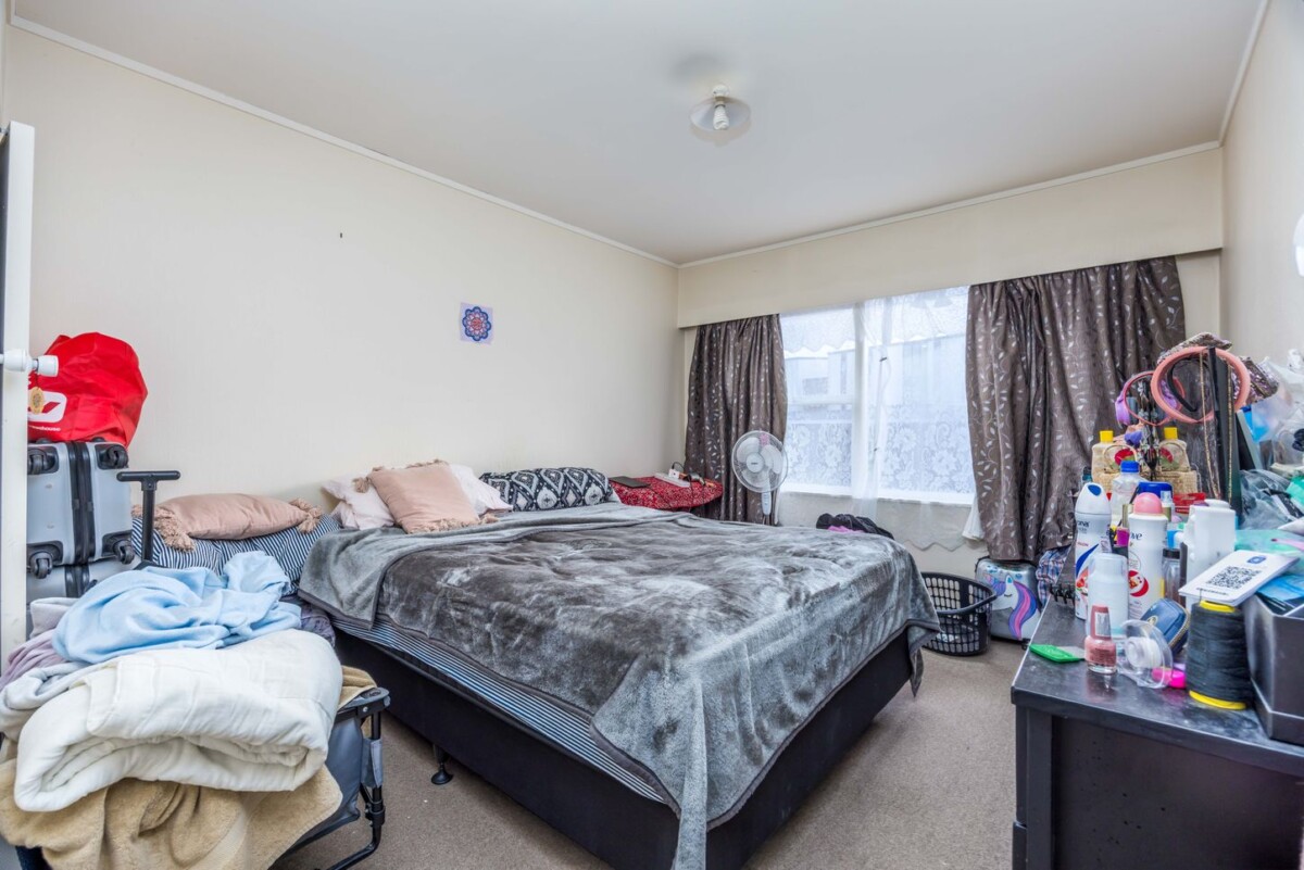 10 x Brick and Tile Units on a single Freehold Title, 28 Landscape Road, Papatoetoe, Auckand