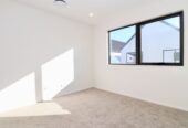 For rent, 4 bedrooms 2 bathrooms house, 12 Murray Grey Lane, Karaka, Auckland, Available Now