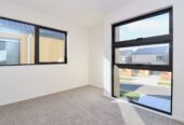 For rent, 4 bedrooms 2 bathrooms house, 12 Murray Grey Lane, Karaka, Auckland, Available Now