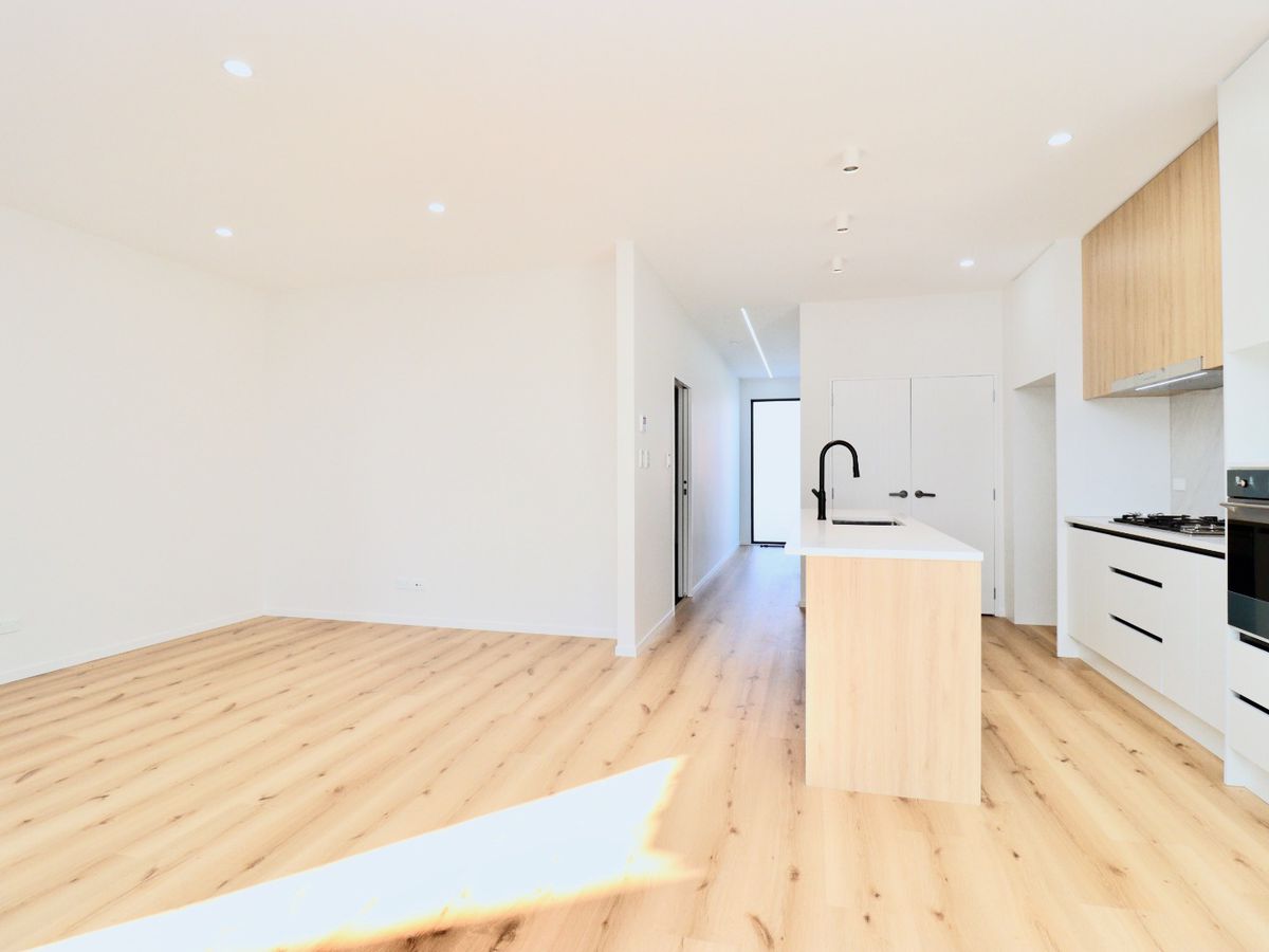 For rent, 4 bedrooms 2 bathrooms house, 12 Murray Grey Lane, Karaka, Auckland, Available Now