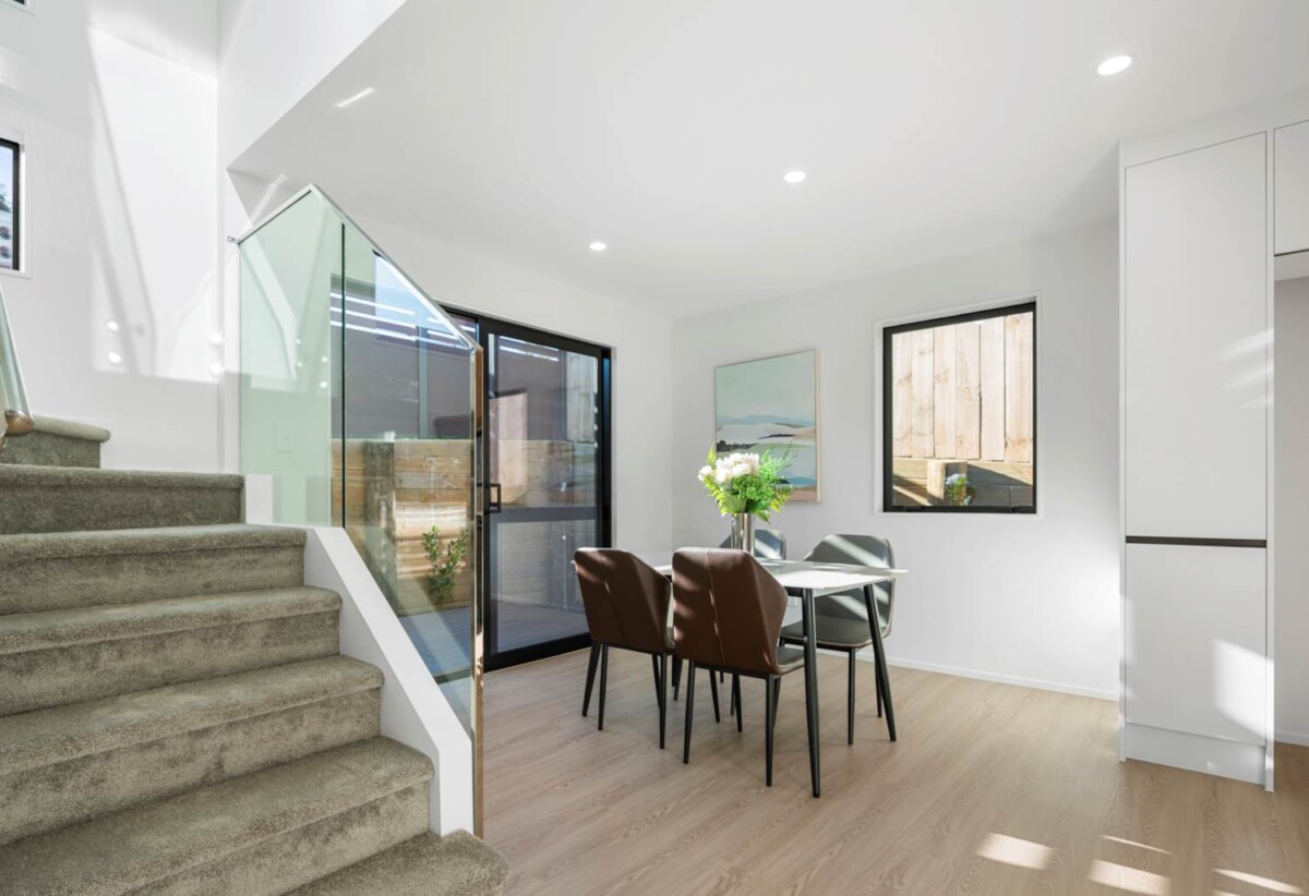 24F Roberts Road, Glenfield, Auckland