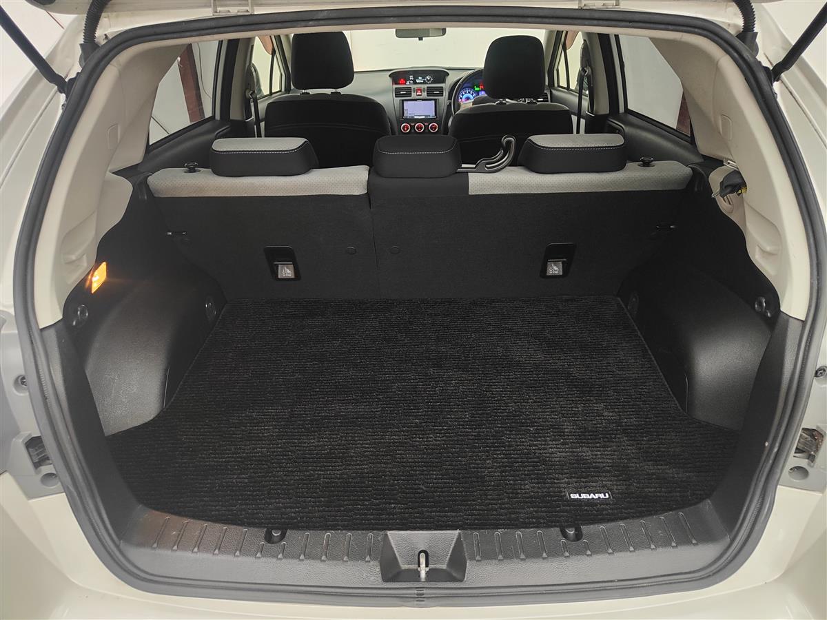 2014 Subaru XV HYBRID/AWD/REVERSE CAMERA/ Hatchback Automatic, 5 seats, Petrol, 2,000 cc, 101,932 km