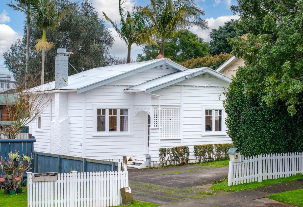 Must Sell, 14 Huapai Street, Onehunga, Auckland