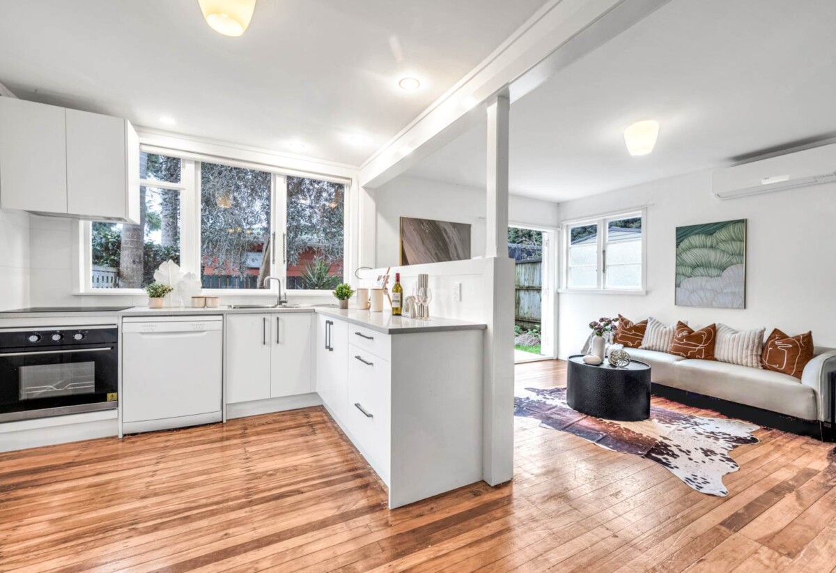 Must Sell, 14 Huapai Street, Onehunga, Auckland