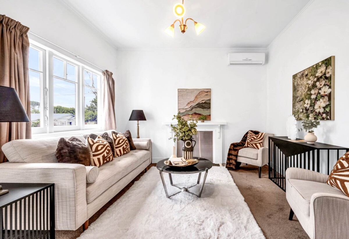 Must Sell, 14 Huapai Street, Onehunga, Auckland