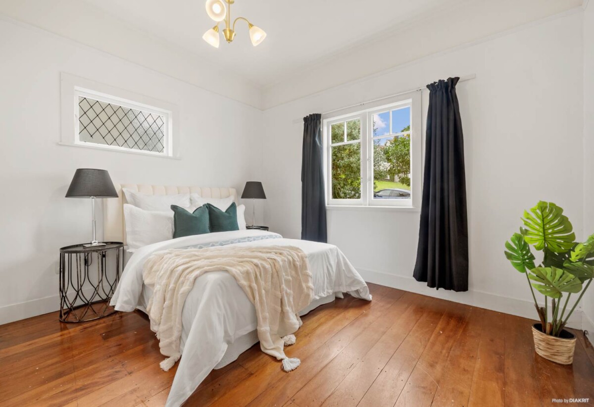 Must Sell, 14 Huapai Street, Onehunga, Auckland