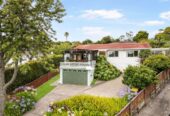 3 bedrooms house on 680m2 land, With RC, BC EPA for 3 4-bedrooms houses, 124 Awaruku Road, Torbay, Auckland