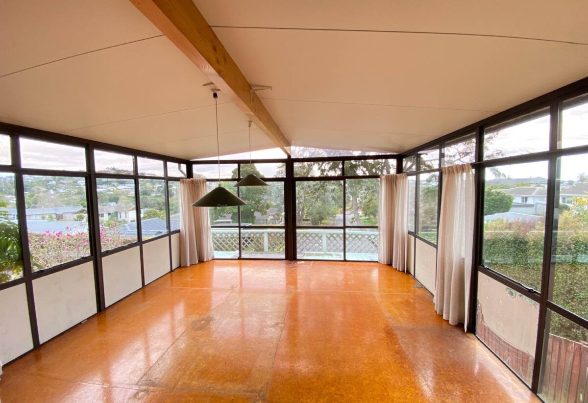 3 bedrooms house on 680m2 land, With RC, BC EPA for 3 4-bedrooms houses, 124 Awaruku Road, Torbay, Auckland