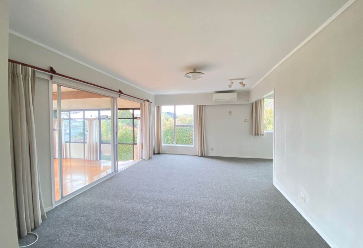 3 bedrooms house on 680m2 land, With RC, BC EPA for 3 4-bedrooms houses, 124 Awaruku Road, Torbay, Auckland