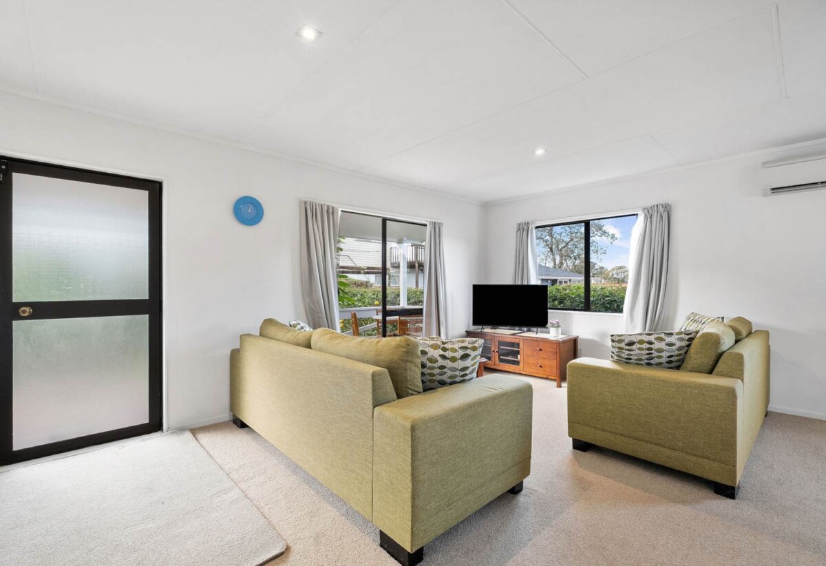 2/65 Weldene Avenue, Glenfield, Auckland