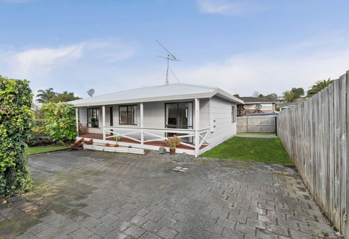 2/65 Weldene Avenue, Glenfield, Auckland