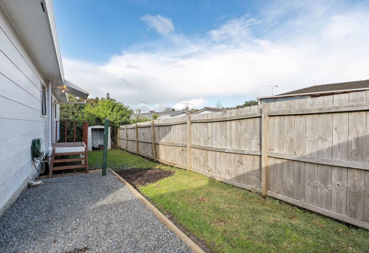 2/65 Weldene Avenue, Glenfield, Auckland