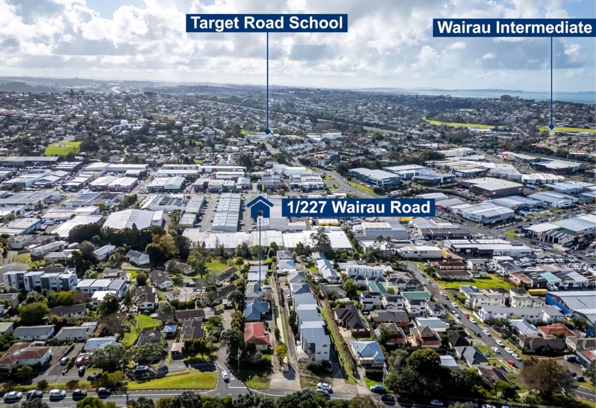 1/227 Wairau Road, Totara Vale, Auckland