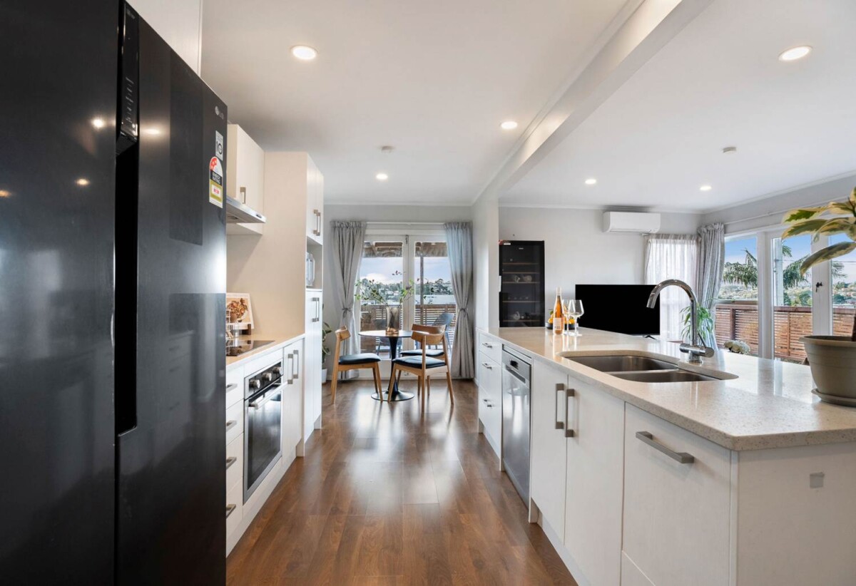 1/227 Wairau Road, Totara Vale, Auckland