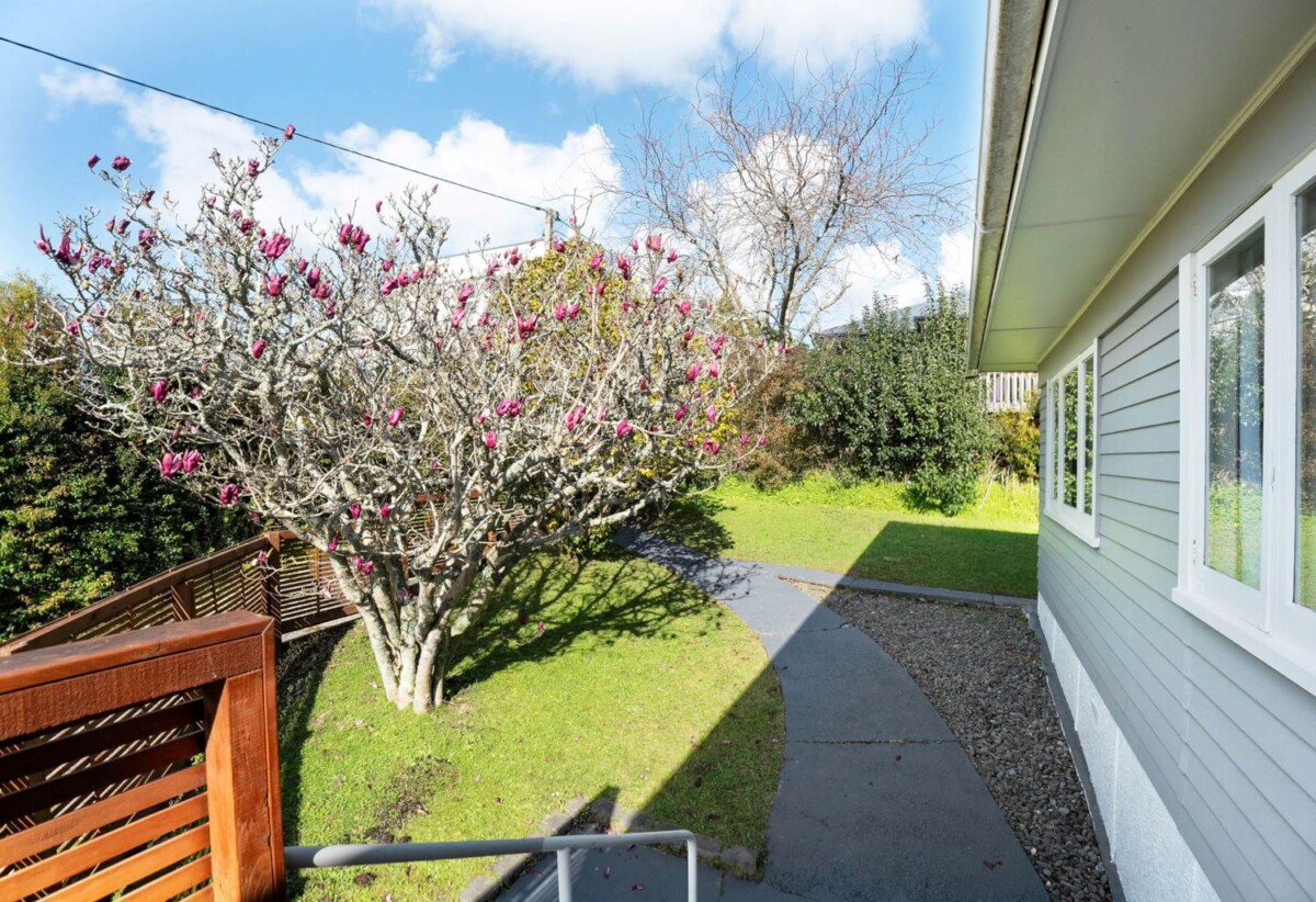 1/227 Wairau Road, Totara Vale, Auckland