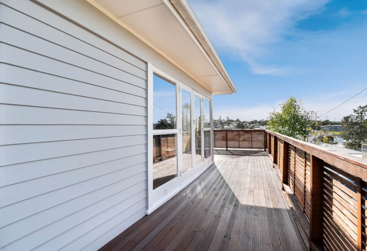 1/227 Wairau Road, Totara Vale, Auckland