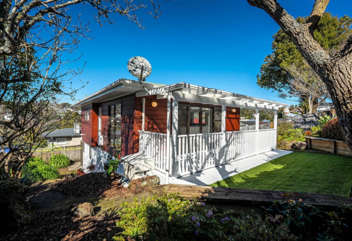 Renovated, 45B Lingfield Street, Glenfield, Auckland