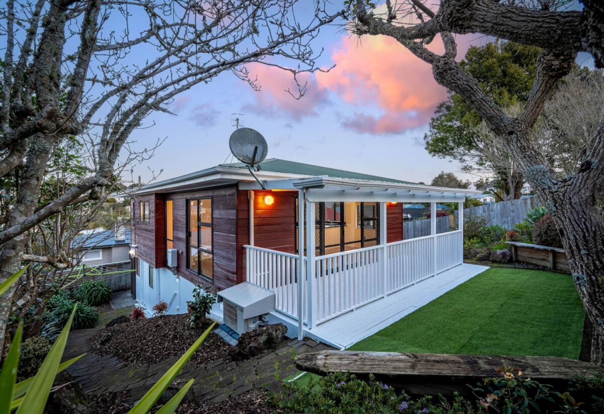 Renovated, 45B Lingfield Street, Glenfield, Auckland
