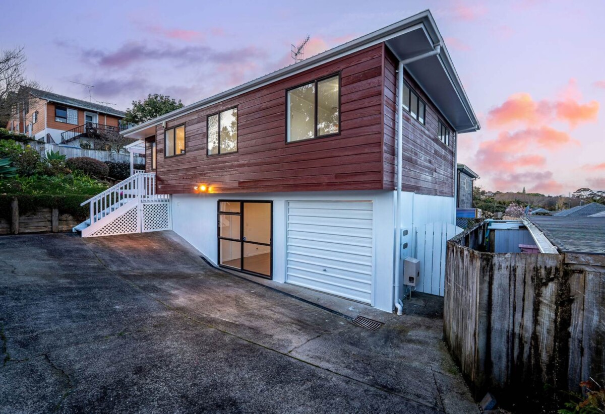 Renovated, 45B Lingfield Street, Glenfield, Auckland