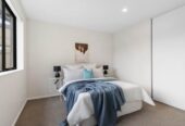 Move-in ready, repainted inside, 5 beds home on 554m2 section, 33 Komanawa Lane, Mt Wellington, Auckland