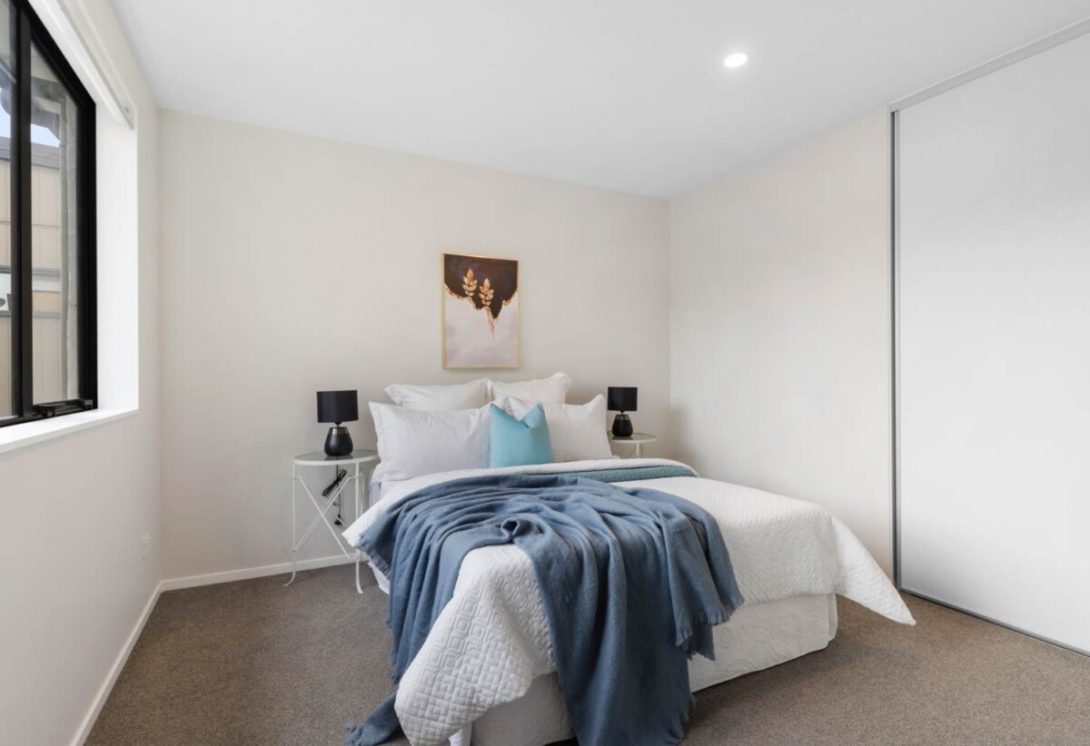 Move-in ready, repainted inside, 5 beds home on 554m2 section, 33 Komanawa Lane, Mt Wellington, Auckland