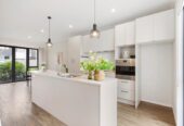 Move-in ready, repainted inside, 5 beds home on 554m2 section, 33 Komanawa Lane, Mt Wellington, Auckland