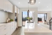 Move-in ready, repainted inside, 5 beds home on 554m2 section, 33 Komanawa Lane, Mt Wellington, Auckland