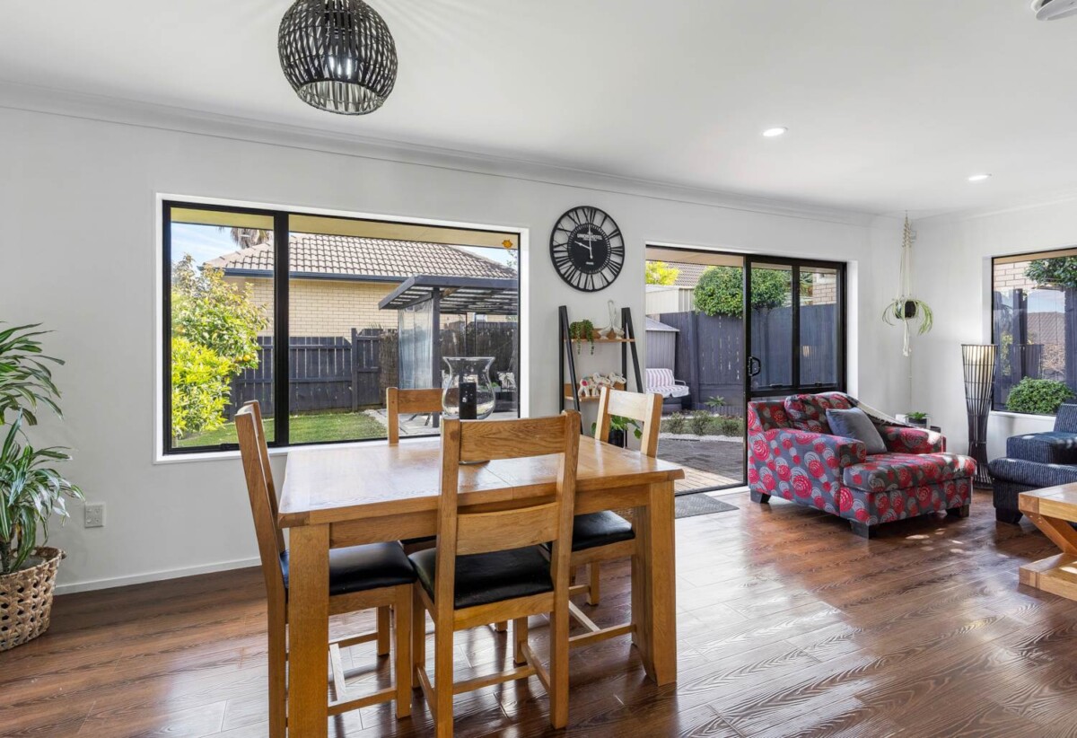 2/21 Stratford Road, Alfriston, Auckland