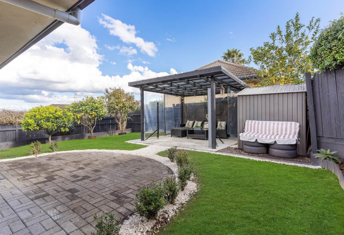 2/21 Stratford Road, Alfriston, Auckland