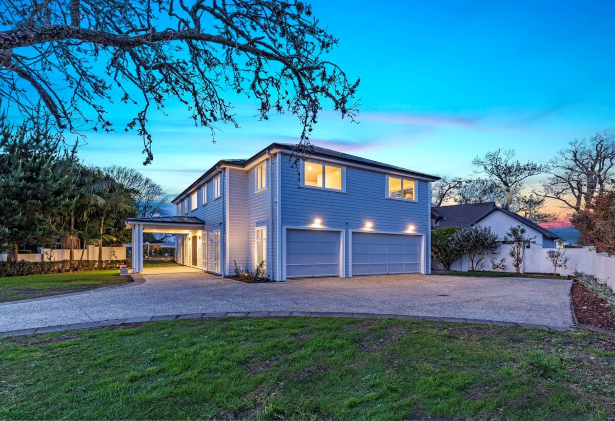 Luxurious Resort-Style Family Oasis, 19 Oak Manor Drive, Albany, Auckland