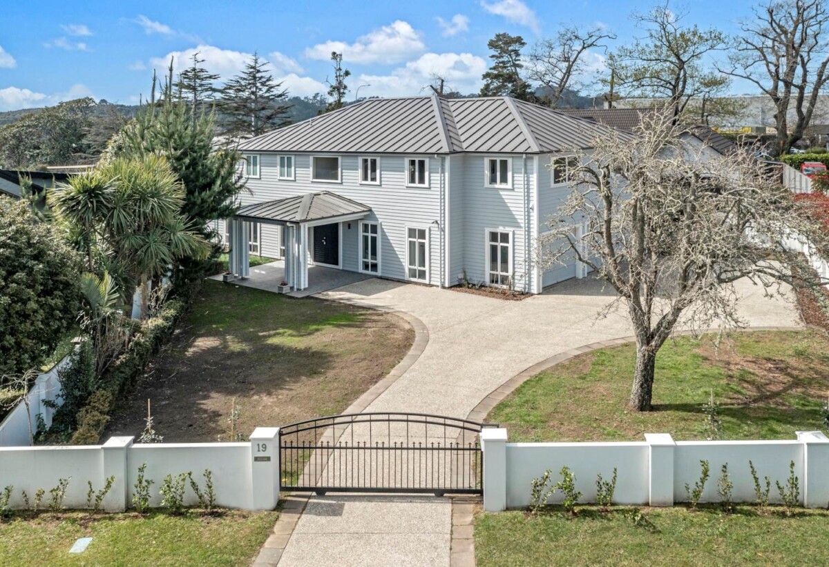 Luxurious Resort-Style Family Oasis, 19 Oak Manor Drive, Albany, Auckland
