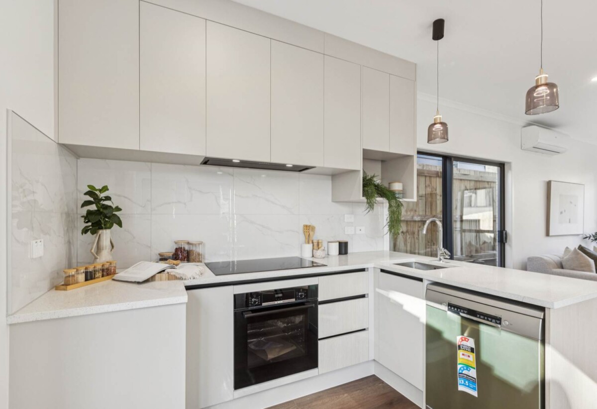 2/23 Melton Road, Mt Wellington, Auckland