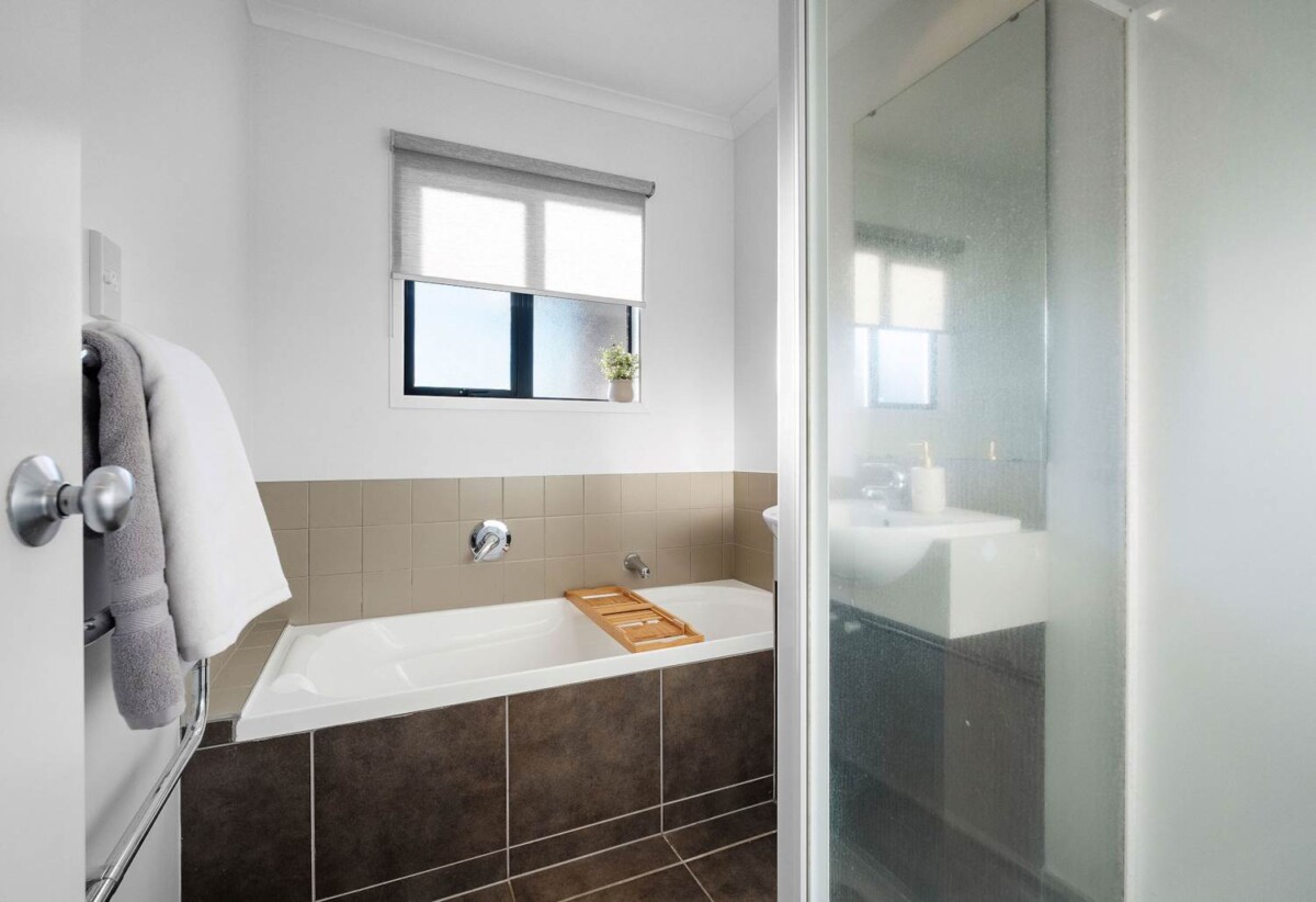 Rangitoto Zone & Renovated, 86 Fields Parade, Albany, Auckland