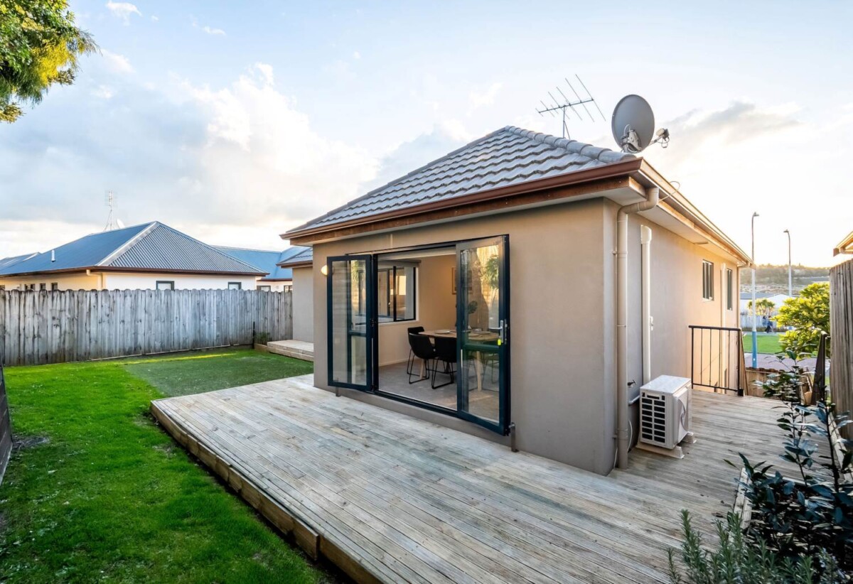 Rangitoto Zone & Renovated, 86 Fields Parade, Albany, Auckland