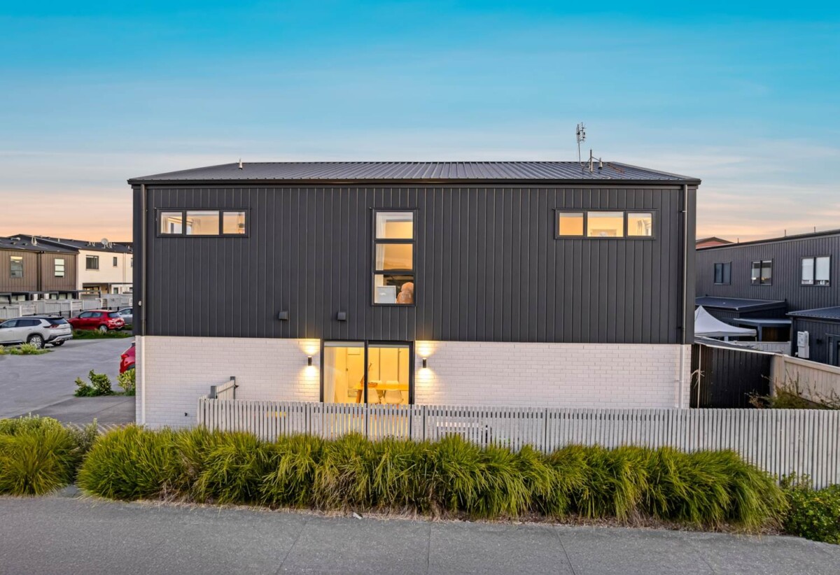 16 Magnetite Lane, Flat Bush, Auckland