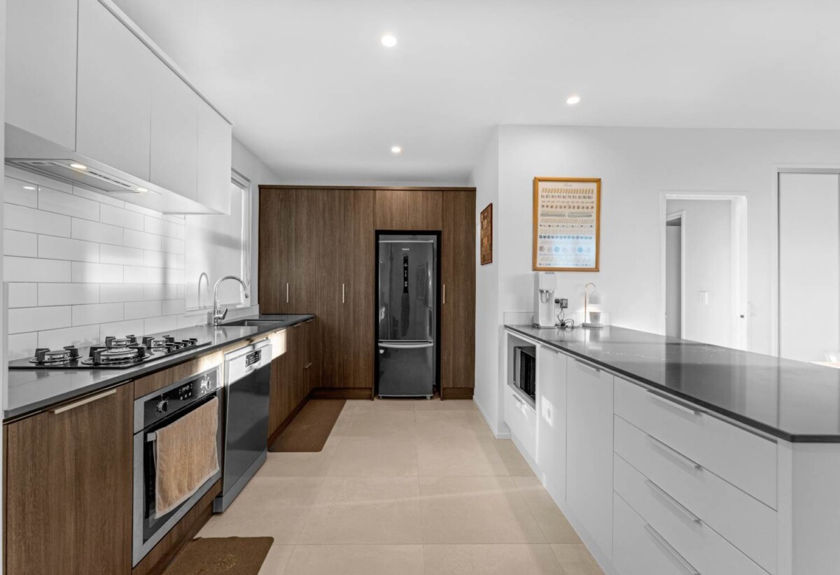 16 Magnetite Lane, Flat Bush, Auckland