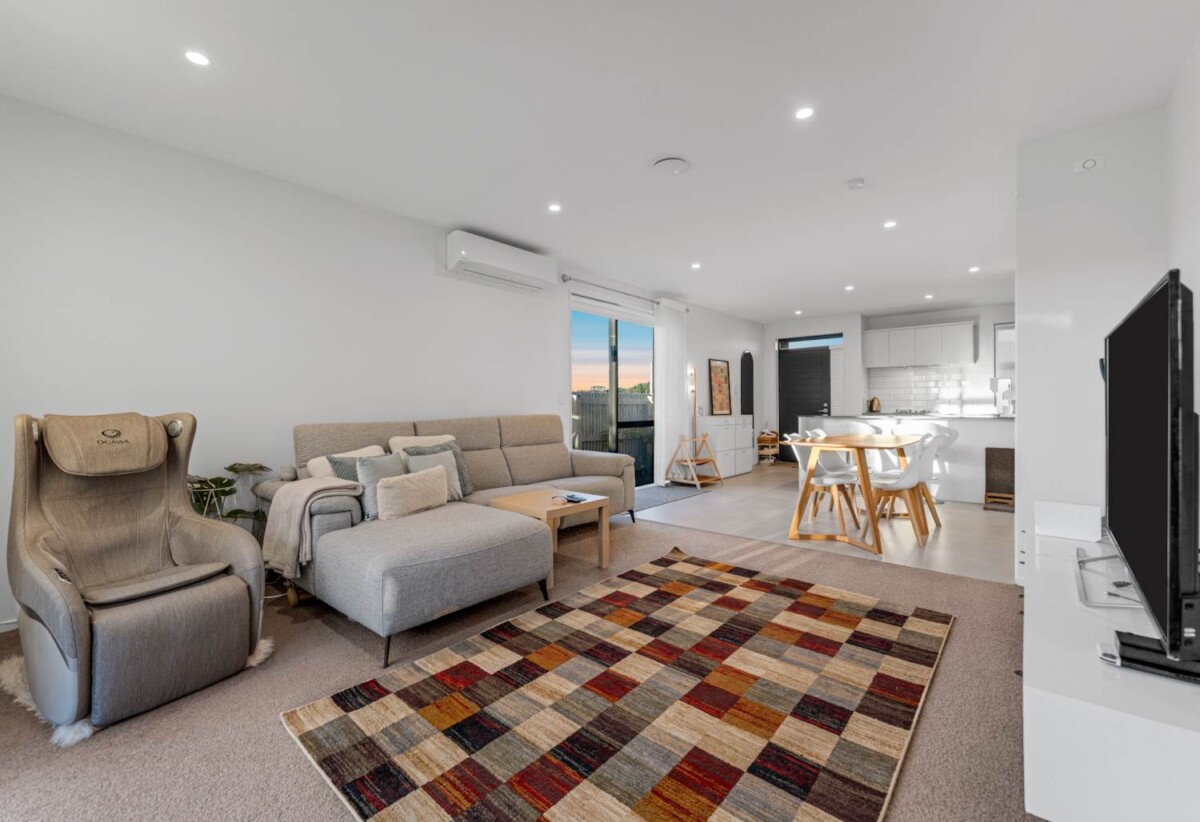16 Magnetite Lane, Flat Bush, Auckland