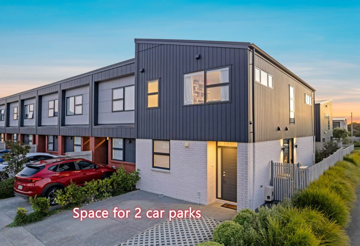 16 Magnetite Lane, Flat Bush, Auckland