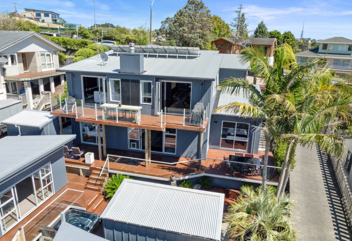 282 Glamorgan Drive, Northcross, Auckland