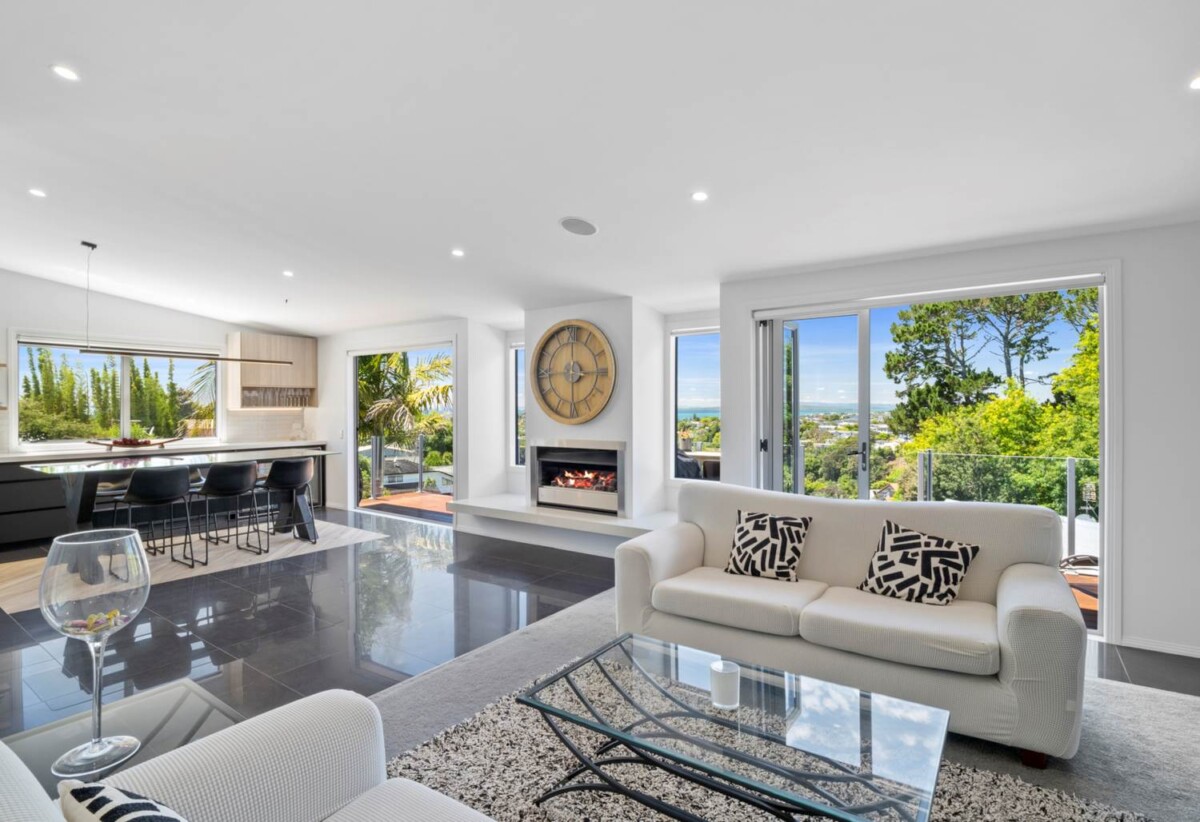 282 Glamorgan Drive, Northcross, Auckland