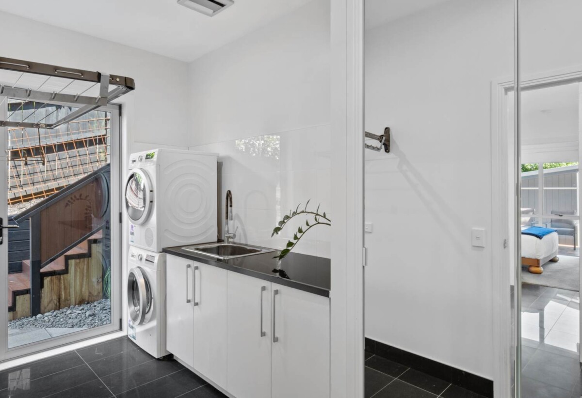 282 Glamorgan Drive, Northcross, Auckland