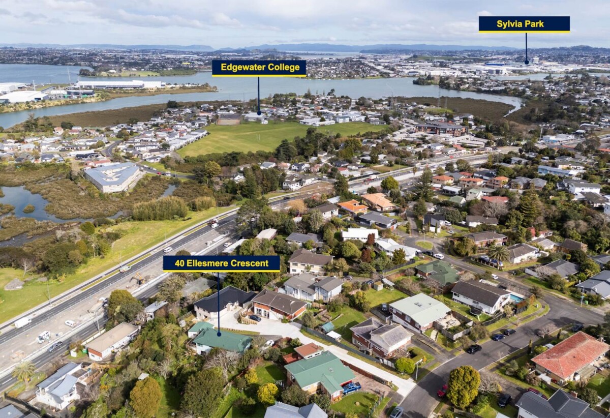 3 beds 2 bath house on 1141m2 section, Zoned for Edgewater College, Riverhills School and Pakuranga Intermediate, and situated close to local amenities, shopping centres, parks and public transport, 40 Ellesmere Crescent, Pakuranga Heights, Auckland