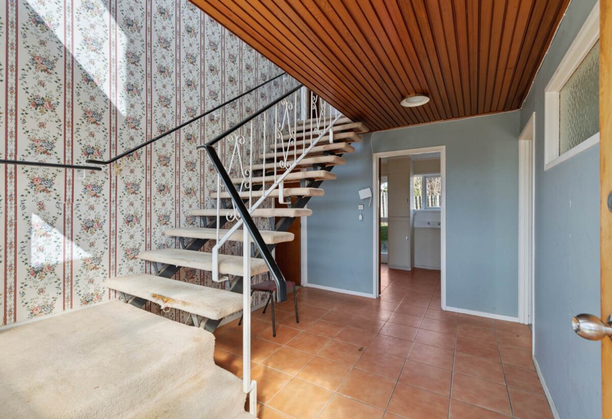 Extra Large 1,558m² Hilltop Gem, 13 Chatsworth Crescent, Pakuranga Heights, Auckland