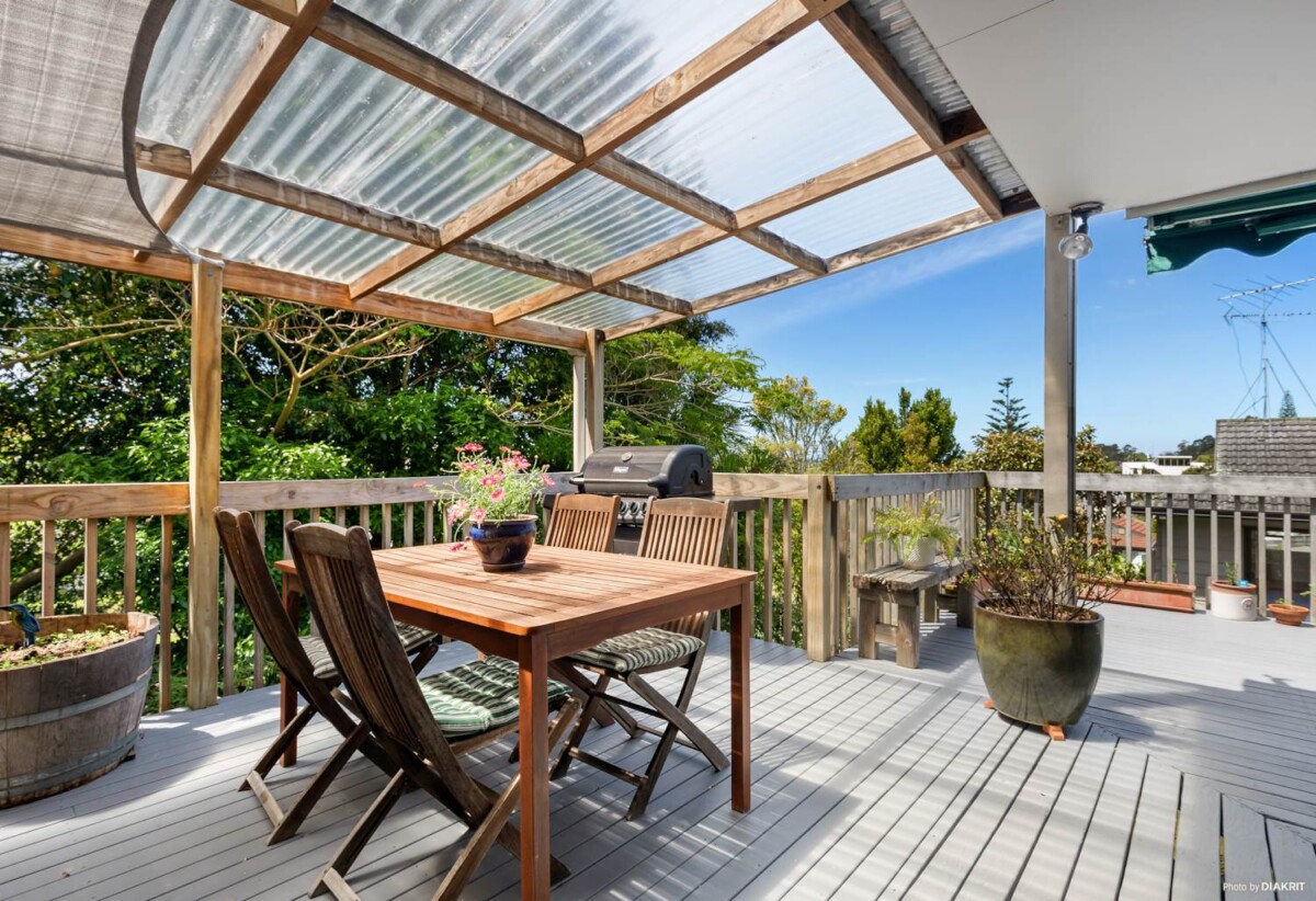 SPACIOUS FAMILY HOME – 4 Beds & 3 Bathrooms & DG, 1/5 Halder Place, Torbay, Auckland
