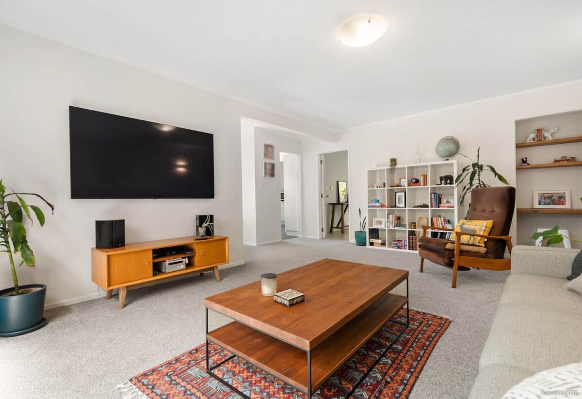 SPACIOUS FAMILY HOME – 4 Beds & 3 Bathrooms & DG, 1/5 Halder Place, Torbay, Auckland