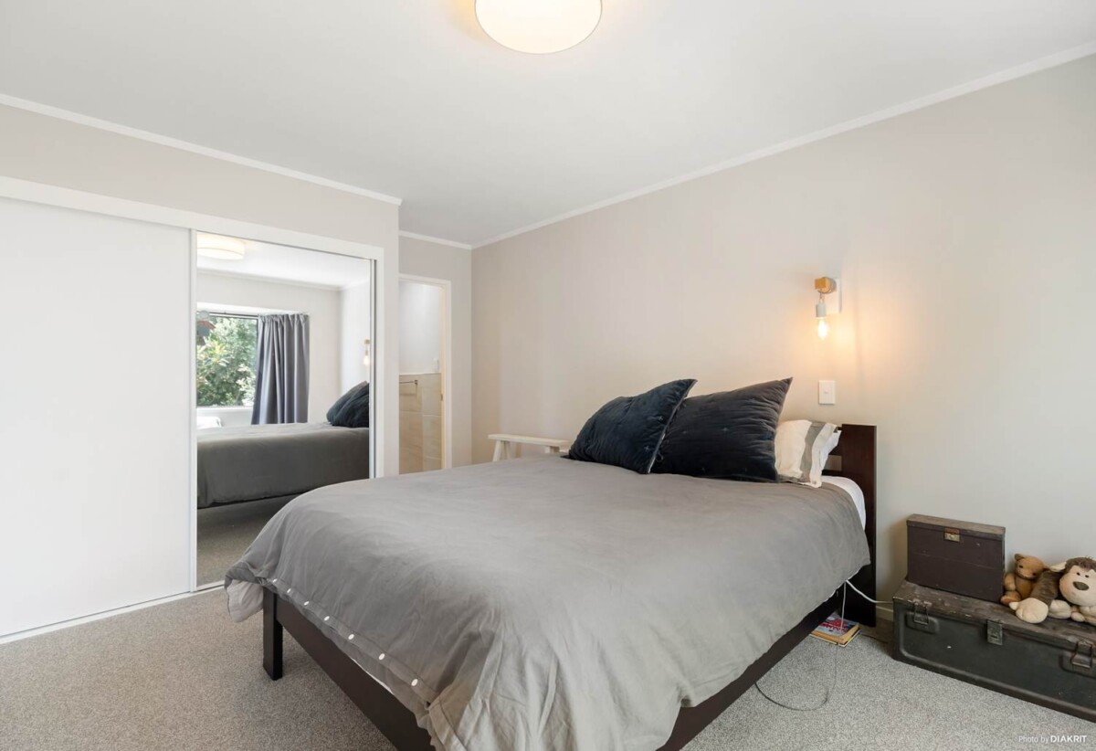 SPACIOUS FAMILY HOME – 4 Beds & 3 Bathrooms & DG, 1/5 Halder Place, Torbay, Auckland