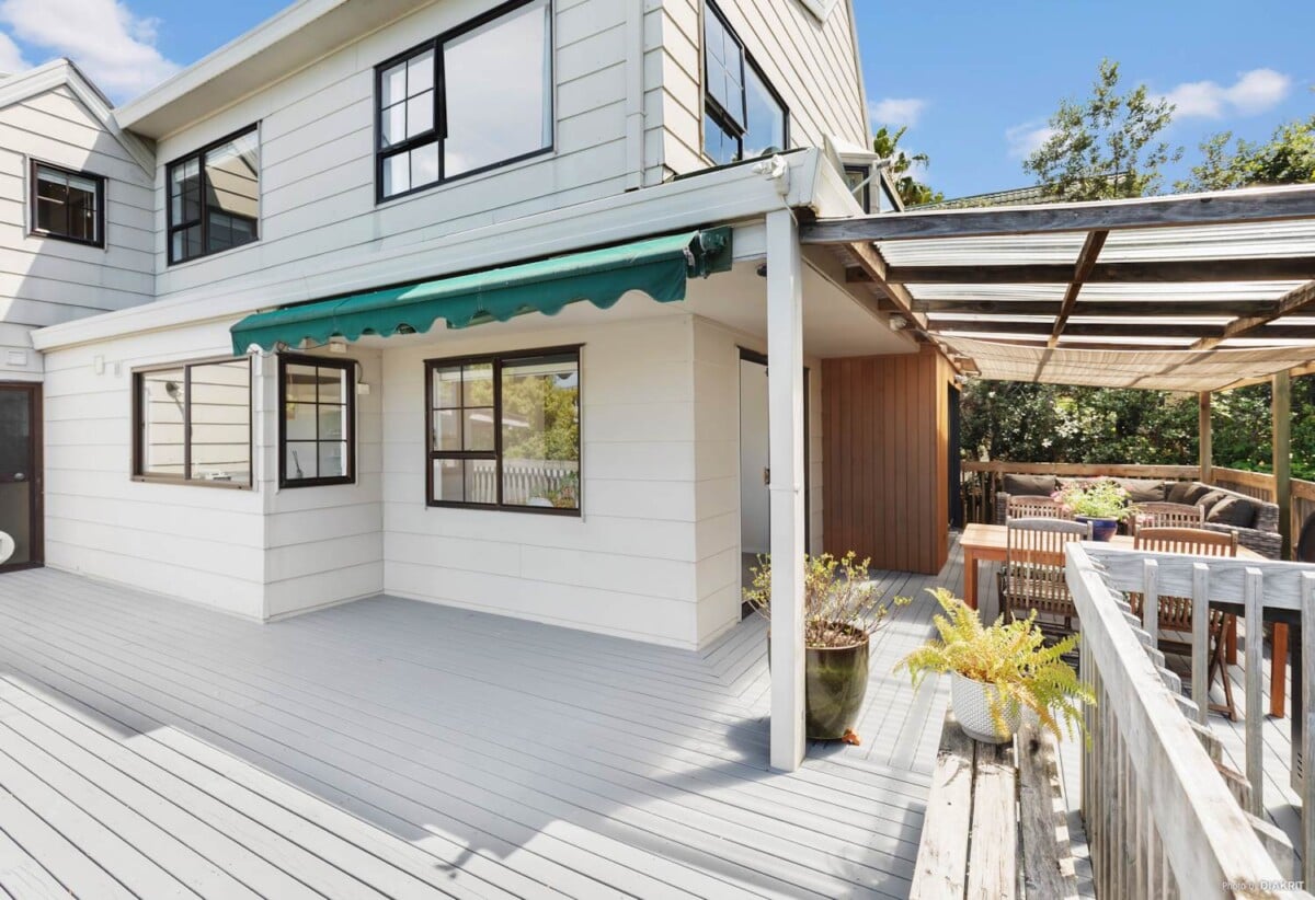 SPACIOUS FAMILY HOME – 4 Beds & 3 Bathrooms & DG, 1/5 Halder Place, Torbay, Auckland