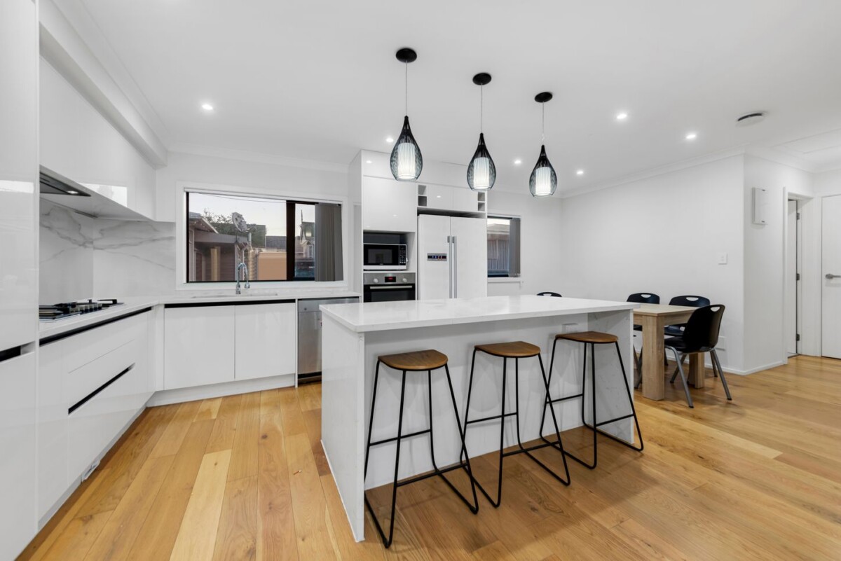 Priced under CV , 191m2 4 beds 3 baths house with garage, Centrally located – easy access to shops, public transport, parks, and amenities, 2/2 Marion Avenue, Mount Roskill, Auckland