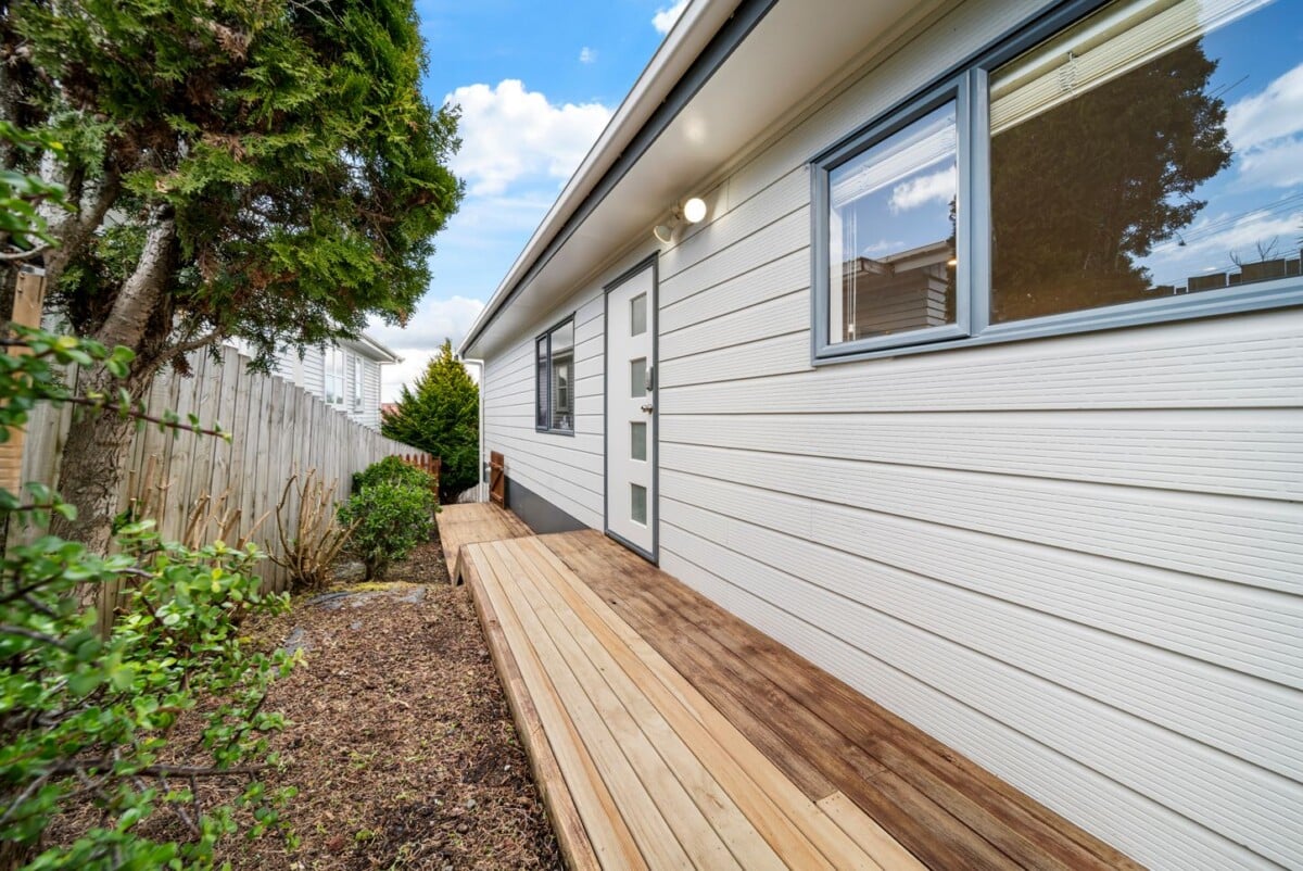 Must Sell – Owner Says Present All Offers, 2/109 Target Road, Totara Vale, Auckland